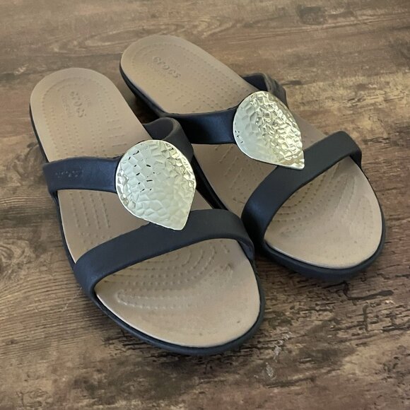 Crocs Womens Sanrah Sandal Sz 10 Brown Gold Hammered Teardrop Wedge Heel Slide - Picture 10 of 10